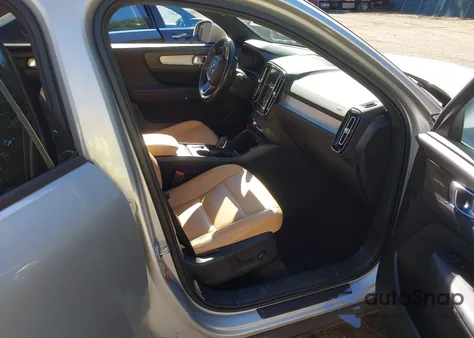 2019 Volvo Xc40 T5 Momentum/T5 R-Design from USA, damaged, VIN YV4162XZ2K2007667